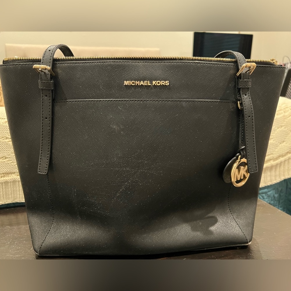 Michael Kors black leather shoulder bag